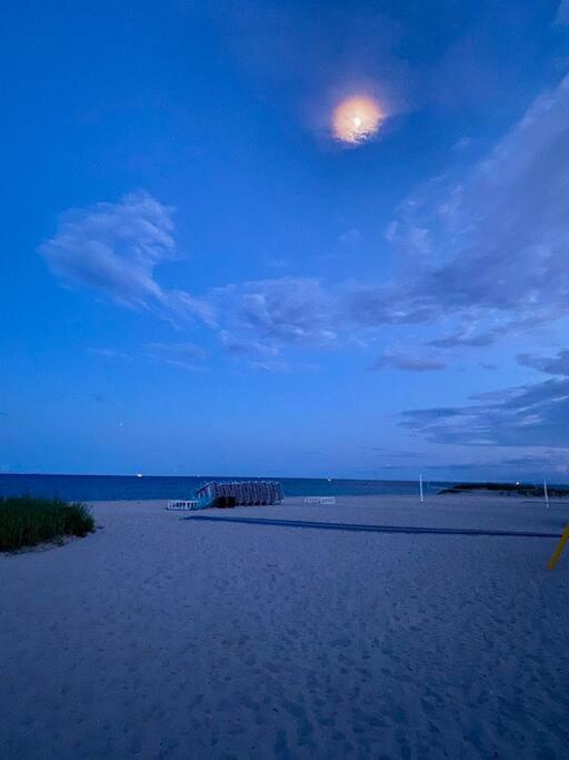 Across The Ocean Few Steps To Beach Contemporary Three Bedroom Townhouse Pompano Beach Exterior photo