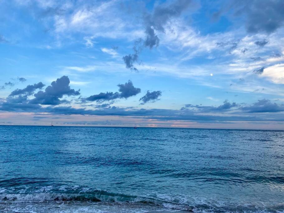 Across The Ocean Few Steps To Beach Contemporary Three Bedroom Townhouse Pompano Beach Exterior photo